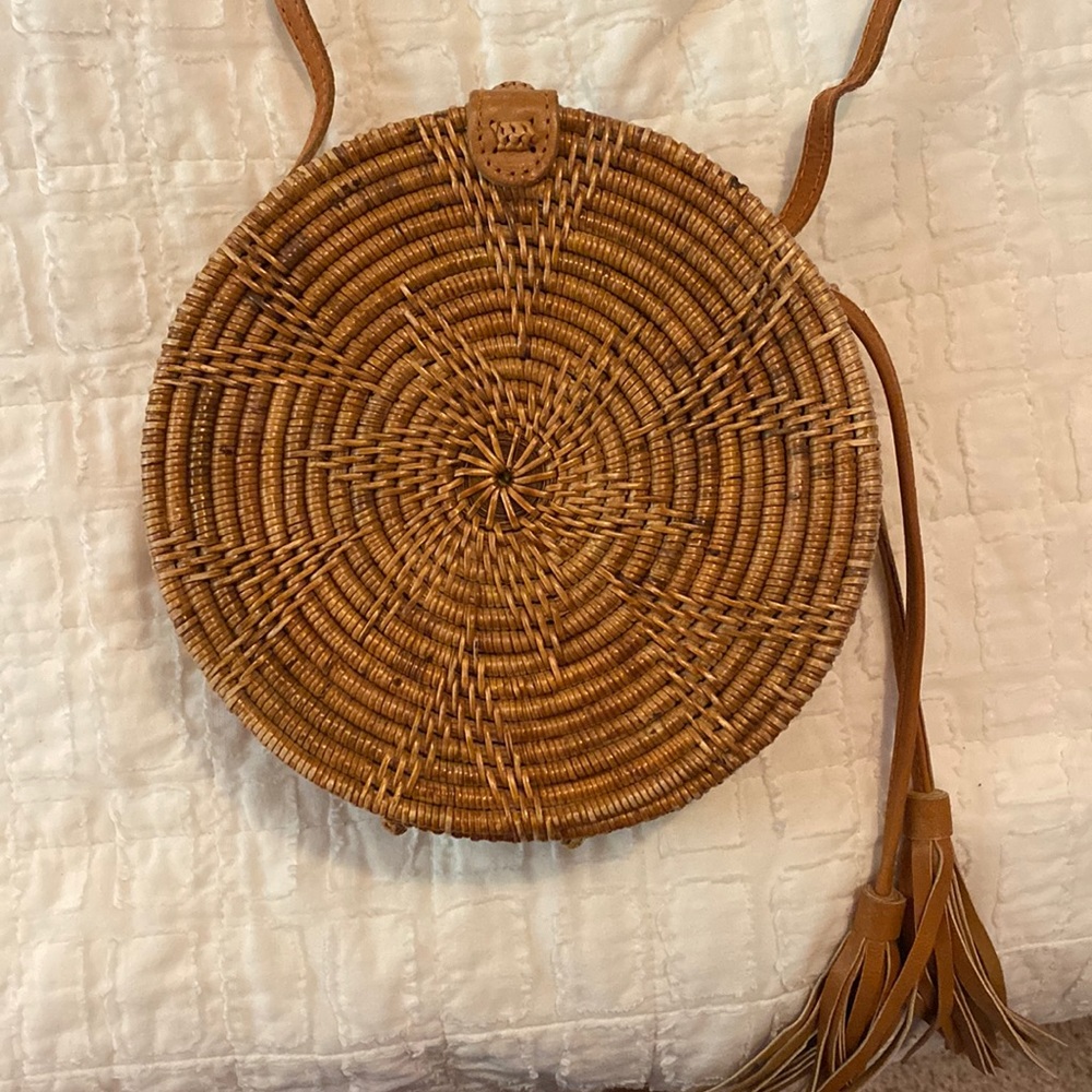 Rattan round crossbody bag